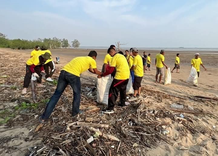 PANTAI KALIORANG, KUTAI TIMUR — pk2.jpg